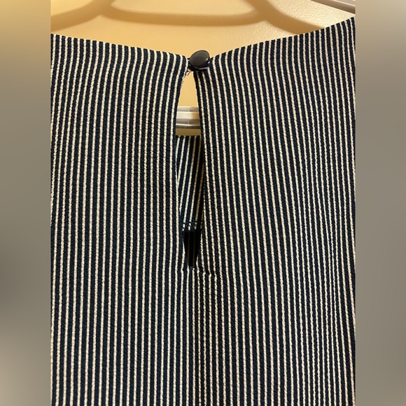 Ruffled sleeves blue and white stripe - Picture 4 of 4